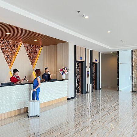 D'Primahotel Airport Sultan Hasanuddin Makassar Sudiang Exterior photo