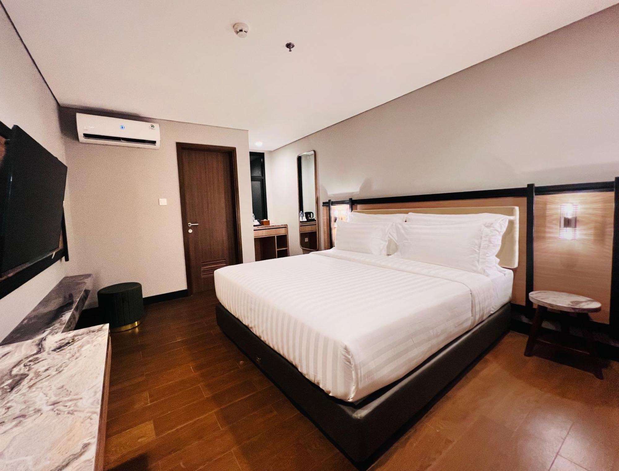 D'Primahotel Airport Sultan Hasanuddin Makassar Sudiang Exterior photo