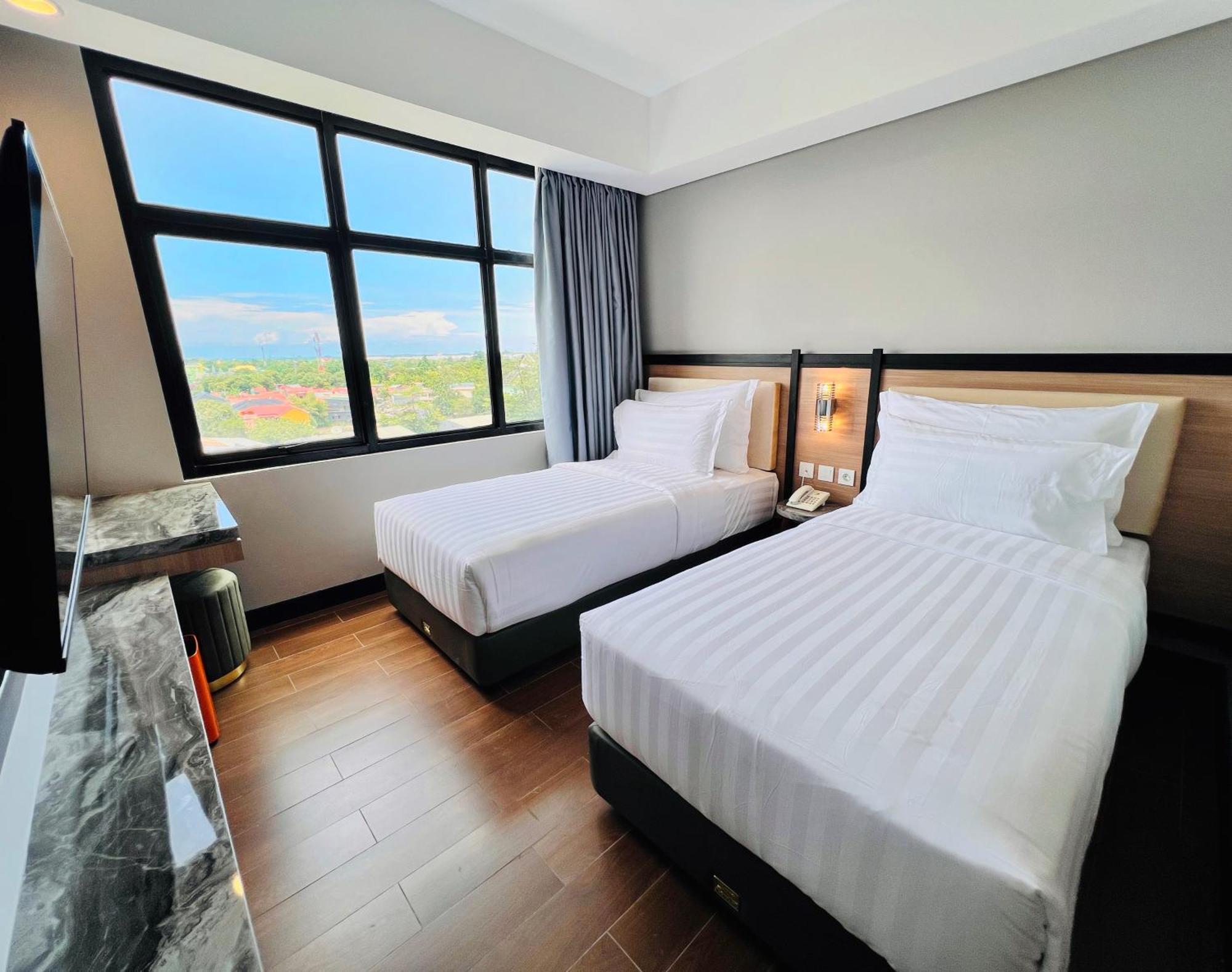 D'Primahotel Airport Sultan Hasanuddin Makassar Sudiang Exterior photo